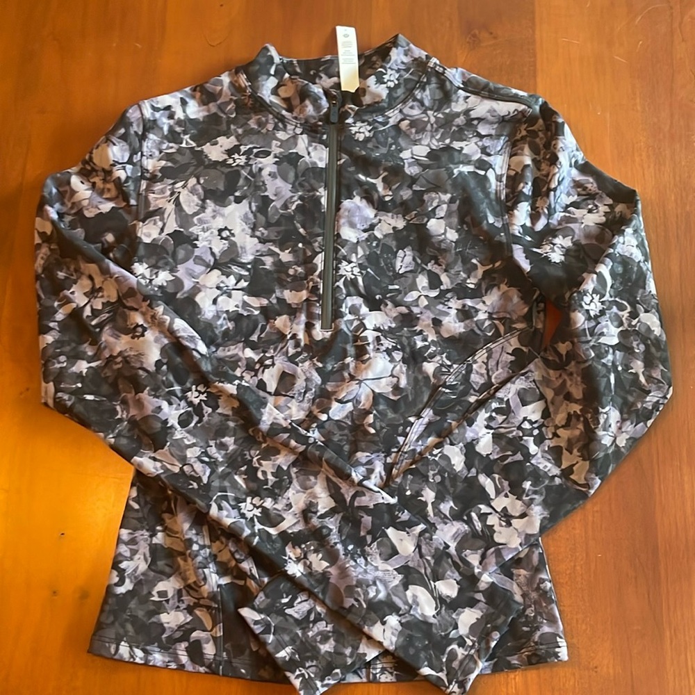 Lululemon Luxtreme Floral Half Zip, Grey/Purple, size 6 - Picture 3 of 6